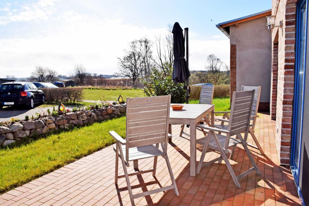Ferienhaus Zum Boddenstrand Mit Ka Groß Zicker Exteriér fotografie